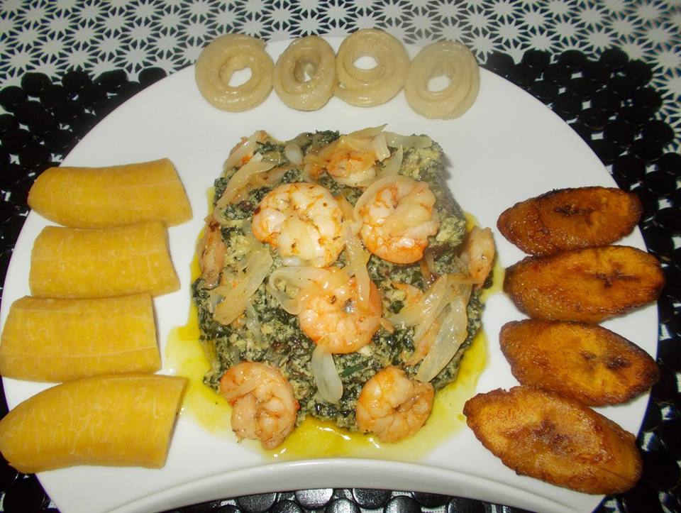 Ndolè_à_la_viande,_morue_et_crevettes